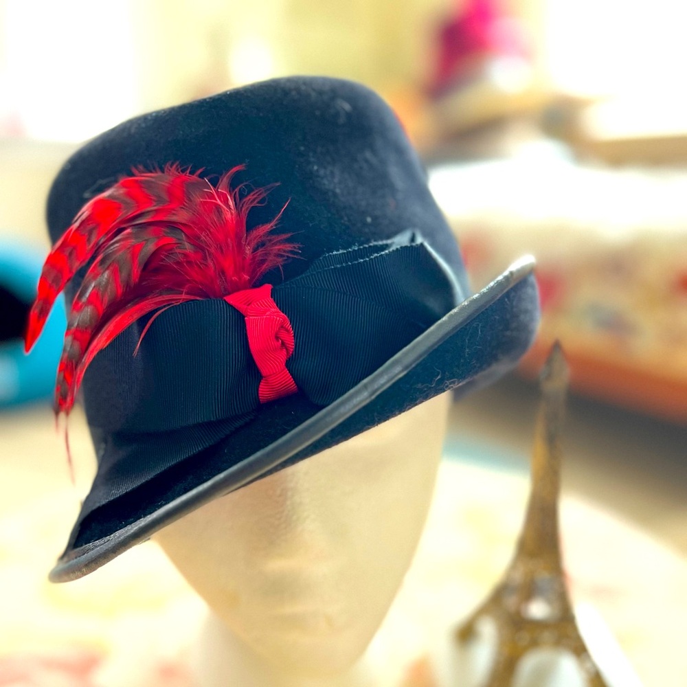 CHA CHA’s HOUSE of ILL REPUTE Top Hat